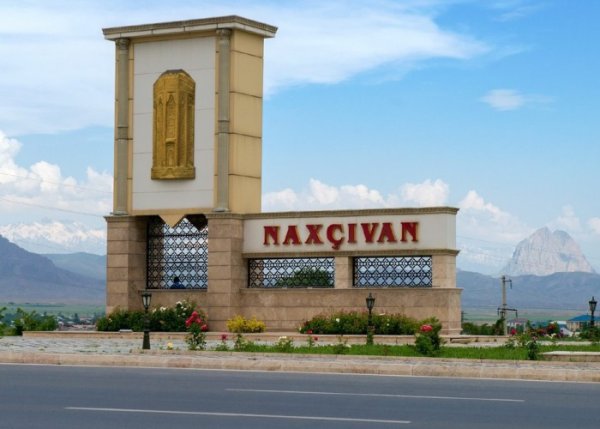 Naxçıvan gömrüyü ÖZBAŞINA QALIB - BU NƏDİ BELƏ?!