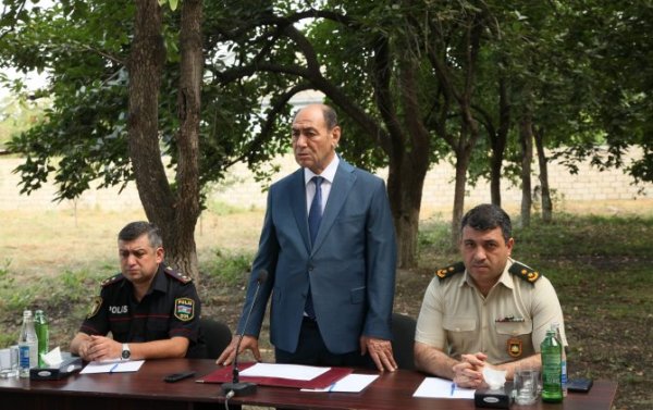 "İcra başçısı məni otağından qovdu" - Bir xəstə uşaq və 2 bacısı ilə zirzəmidə yaşayan müəllim ÇARƏSİZ DURUMDA