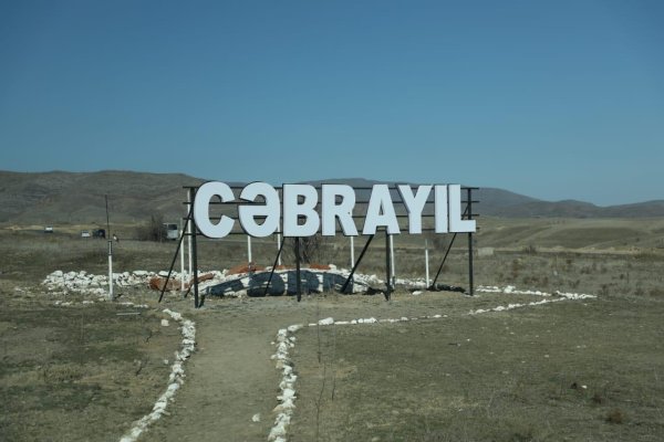 Cəbrayılı YEYƏ-YEYƏ TİKİRİK... - BU NƏDİ BELƏ?!