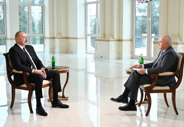 Prezidentin müsahibəsində çox maraqlı məqamlara toxunulub