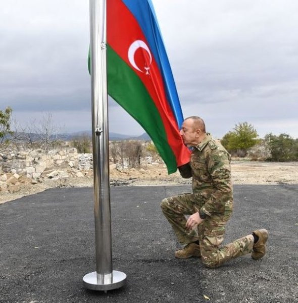 Effektiv dövlət siyasəti və müasir siyasi lider obrazı