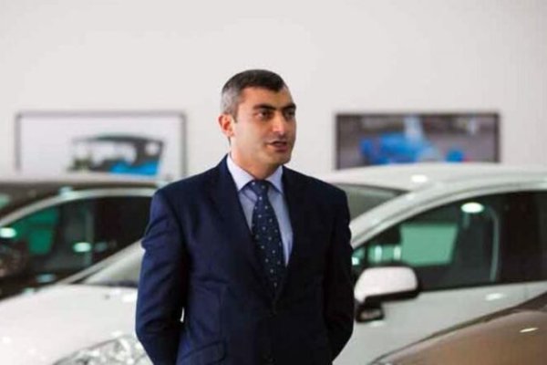 Emil İsmayılov ölkədən külli miqdarda valyuta çıxarıb? - TƏFƏRRÜAT