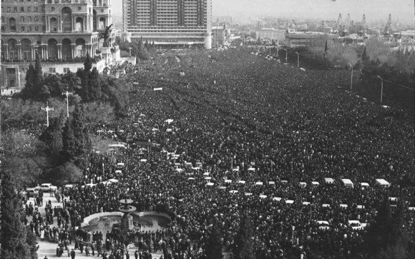 35 il öncənin Bakısı - FOTO