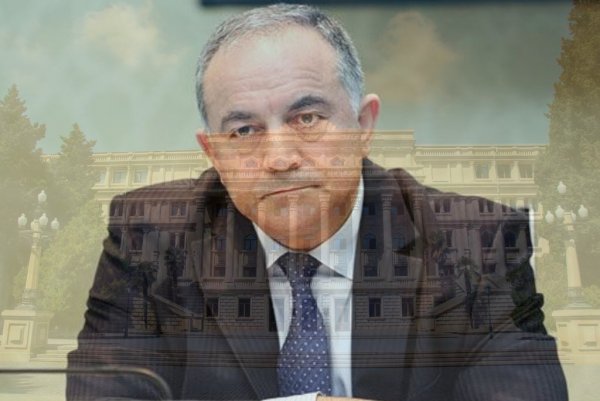 AzTU-nun kafedra müdiri müəllimləri “quş” adlandırır?! -