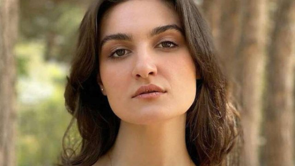 "Ata Ocağı"nın aktrisası nişanlandı - FOTO