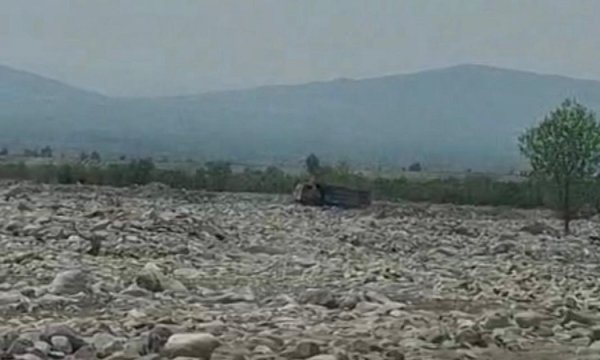 Oğuzda çayın yatağından kimlər qanunsuz daşınma edir?-Araşdırma