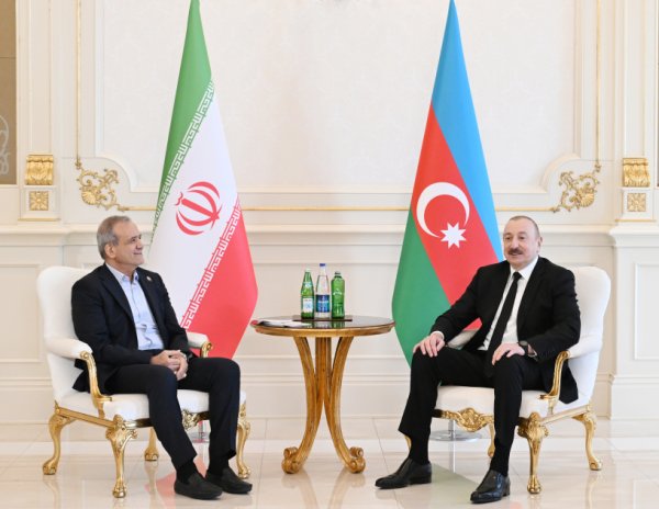 Azərbaycan və İran xalqları əsrlər boyu mehribanlıq, qardaşlıq şəraitində yaşayıblar