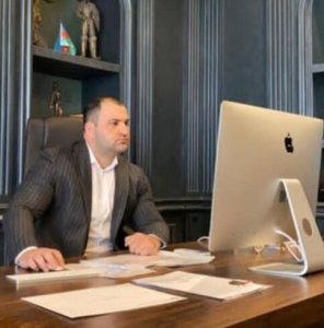 HEYDƏR ƏLİYEVİN POSTERİNİ SÖKDÜRDÜ, YERİNDƏ OBYEKT TİKDİRDİ... – İcra hakimiyyəti Vüqar Sədibəylinin qanunsuz tikinti apardığını təsdiqlədi VİDEO