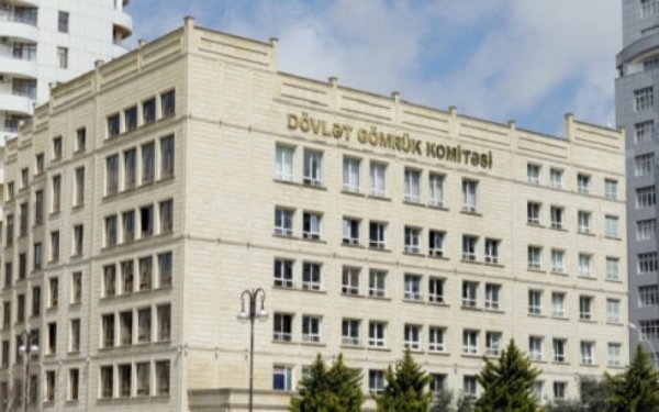 Gömrükdəki köhnə iddialar və kölgələr - Yeni sistem də bir işə yaramırsa...