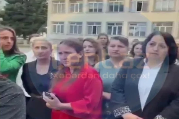 Zaqatalada valideyn və müəllimlər AYAĞA QALXDI