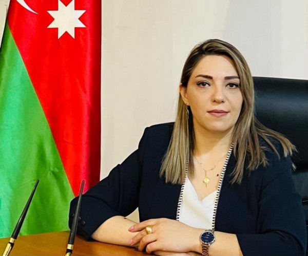 Daha bir məktəb direktoru üçün “əcəl zəngi” – Aygün Hüseynovanın səsyazısı yayıldı:Pul gətirin!