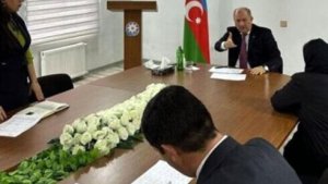 İcra başçısı qəbuluna gələn QAZİNİ aşağılayıb - Beyləqanda NƏ BAŞ VERİB?/FOTO