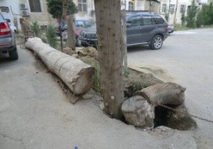 “Şəki” kafesi ərazisində aparılan qanunsuz tikinti keçidi zəbt etdi? - Əmək müqaviləsiz fəhlələr və hədə...