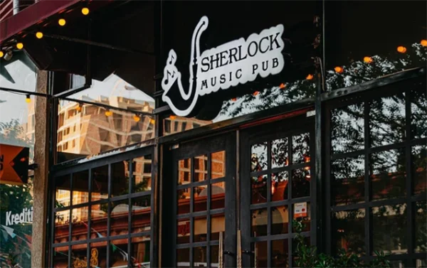“Sherlock”da hesab üstündə dava - Xanım müştəri həbs edildi