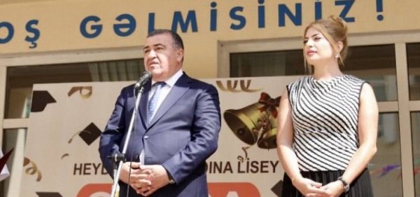 İcra başçısının iştirakı ilə keçirilən “Son zəng”ə Sevinc Orucova məzunu niyə buraxmayıb? -Fotofakt