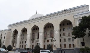 ADY-nin İnfrastruktur Departamentində qalmaqal. Xanım əməkdaşın səhhəti pisləşdi.