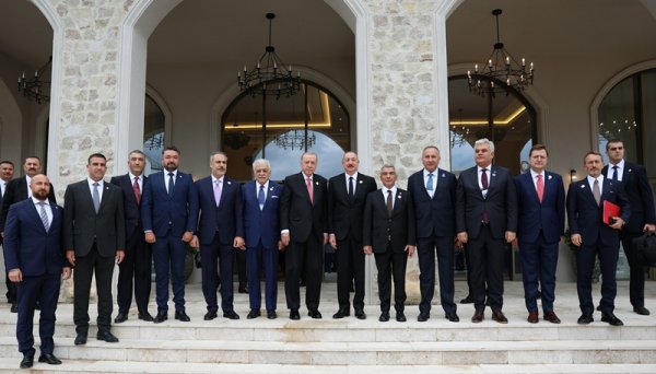Xankəndidəki Zirvə görüşü qalib dövlətin dünyaya yenidən təqdimatıdır