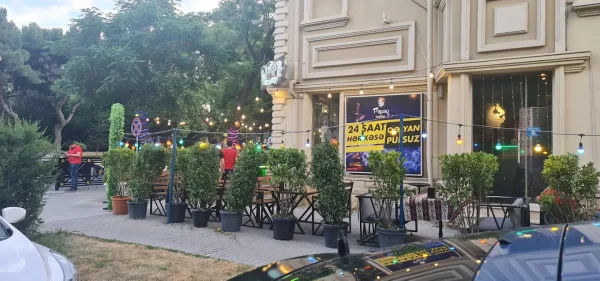 “Papaq Lounge” restoranınında qadınlar arasında dava