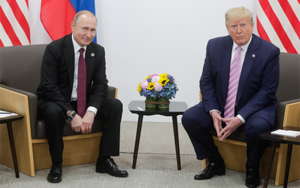 Trampla Putin bu ölkədə görüşə bilərlər
