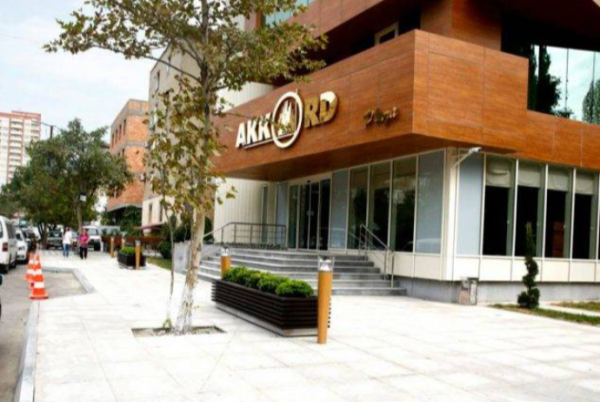 “Akkord” satdığı evə FƏRQLİ SƏNƏD VERİB... - Məhkəmə də vətəndaşa qarşıdır...