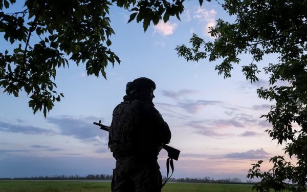 Bloomberg: 10-a yaxın ölkə Ukraynaya qoşun göndərməyə hazırdır