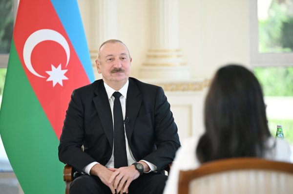 Mühüm məqamlara aydınlıq gətirən müsahibə