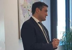 “SOCAR”-ın rəsmisi Ramil Əsədulzadənin Rumıniyada gizli eşq macərası -Fotofakt