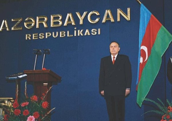 3 Oktyabr Azərbaycan dövlətçiliyində tarixi dönüş