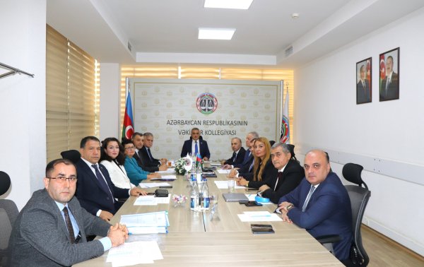 2 vəkilin fəaliyyəti dayandırıldı