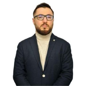 Nüfuzlu şəxslərin adından sui-istifadə edən Emil Hacıyevə "dur" deyən tapılacaqmı?!