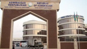 “Məni qanunsuz yerə 27 gündür “Qızmızı Körpü”də saxlayıblar” – Qazaxıstana yük daşıyan sürücü gömrük əməkdaşlarından ŞİKAYƏTÇİDİR