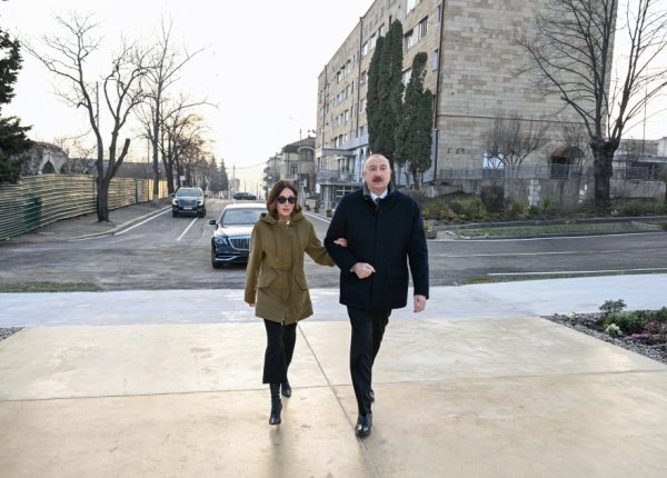 İlham Əliyev Xankəndidə Zəfər parkının açılışında iştirak edib - YENİLƏNİB