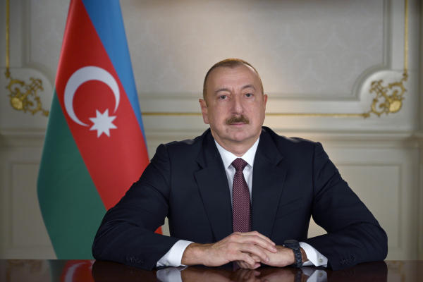 Prezident Cahangir Novruzov, Məsud Aşina və digər bir qrup şəxsi təltif edib