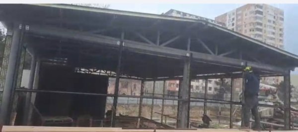 Nizami rayonunda yüksək gərginlik xətləri keçən ərazidə tikintiyə hansı məmur icazə verib?-Videofakt