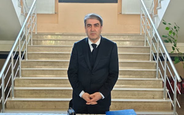 Bu dəfə 21 illik müavini ilə yanaşı - Onları da işdən çıxardı