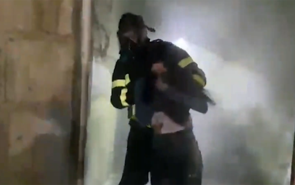 Göyçayda yaşayış binasında yanğın - Video