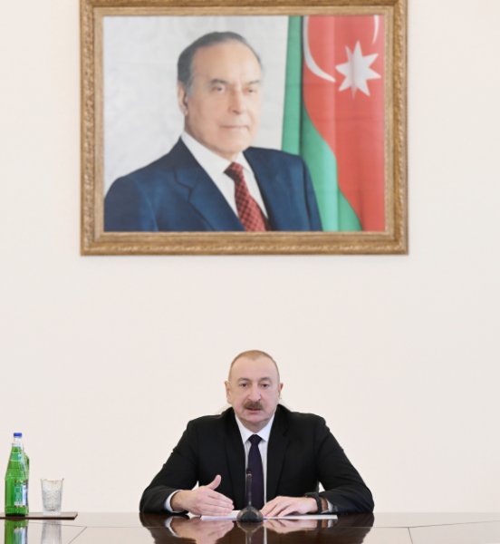 Azərbaycanın  coğrafi vəziyyəti onun əsas üstünlüklərindən biridir