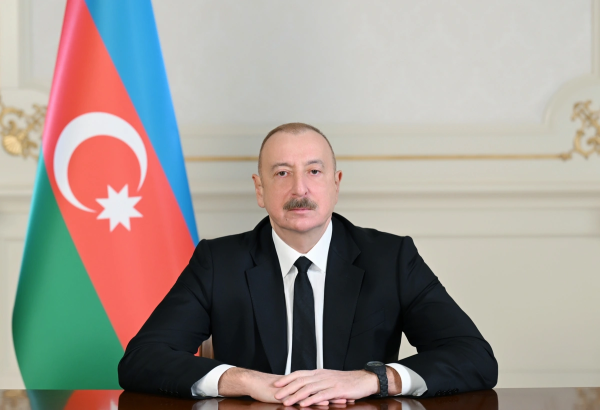 İlham Əliyev Küveyt Əmirini milli bayramları münasibətilə təbrik edib