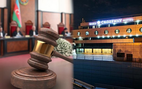 Hoteldə anasını öldürən yeniyetməyə hökm oxundu