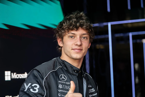 Antonelli "Formula 1" üzrə Yaponiya Qran-prisinin qalibi olub