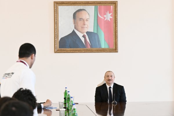 Azərbaycan idmançıları qalib ölkəni qürurla təmsil edirlər