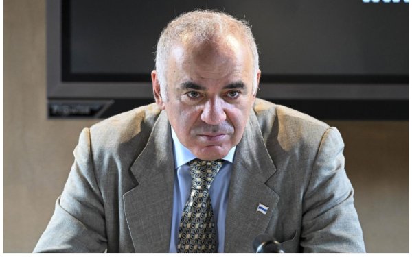 Kasparov beynəlxalq axtarışa verildi