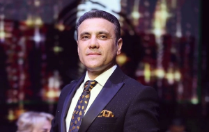 “Yaxşılıq edib çəkirsənsə, demək niyyətin başqadır” – Əməkdar artist