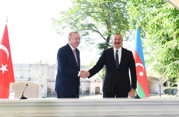Azərbaycan ilə Türkiyənin qardaşlığını bütün dünyaya bildirən  bir mesajdır
