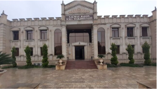 Xaçmaz İcra Hakimiyyəti kvadratı 341 manata dam örtüyü dəyişir