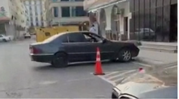 "AzParking" vətəndaşları soyur - Maşını xəttə uyğun saxladı, amma yenə cərimələndi - Video